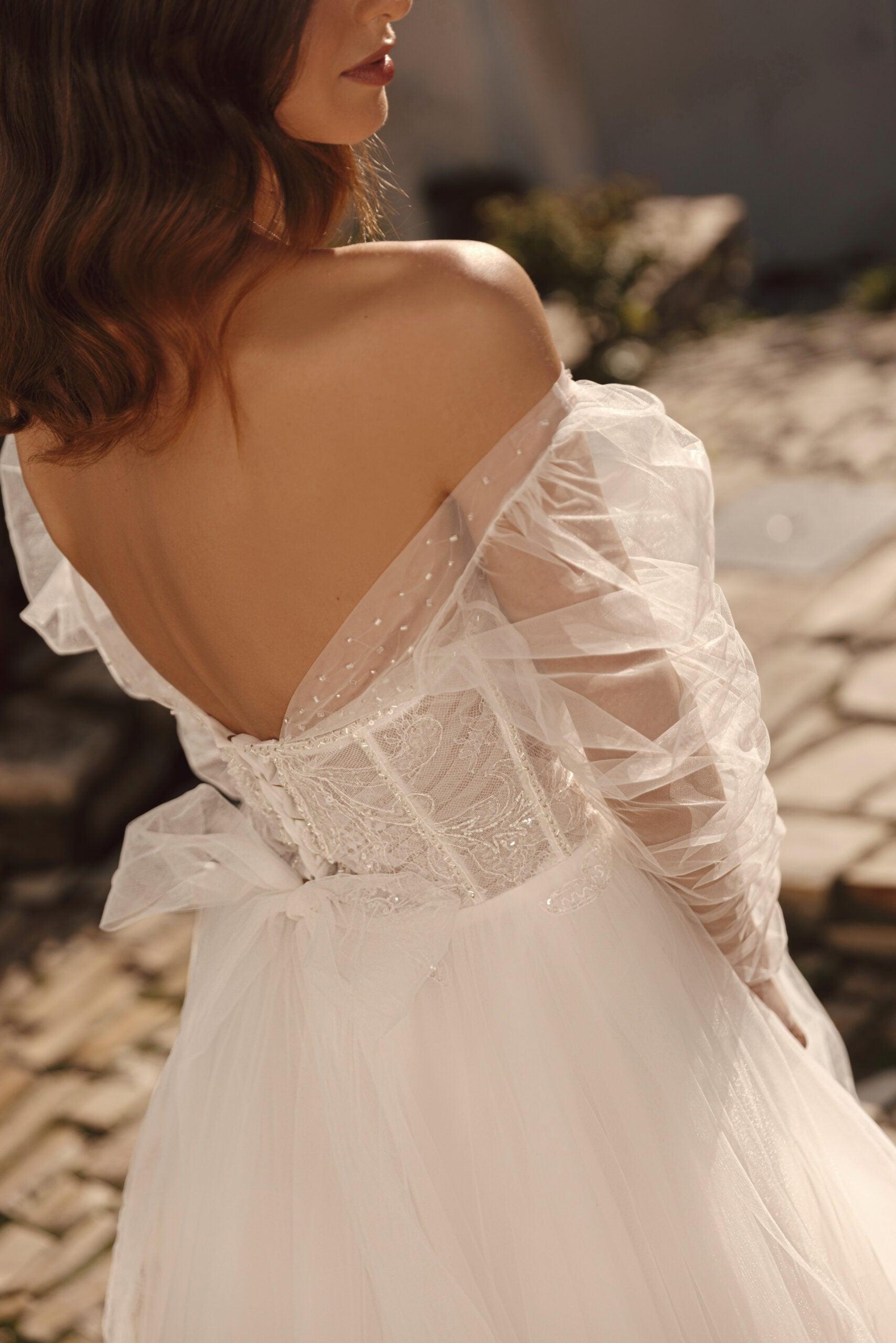 美品【VICTORIA tulle collar long tee 】未使用 みつる様。新品未使用⭐︎ VIVIANO/ Tulle Collarブルー 【公式通販】