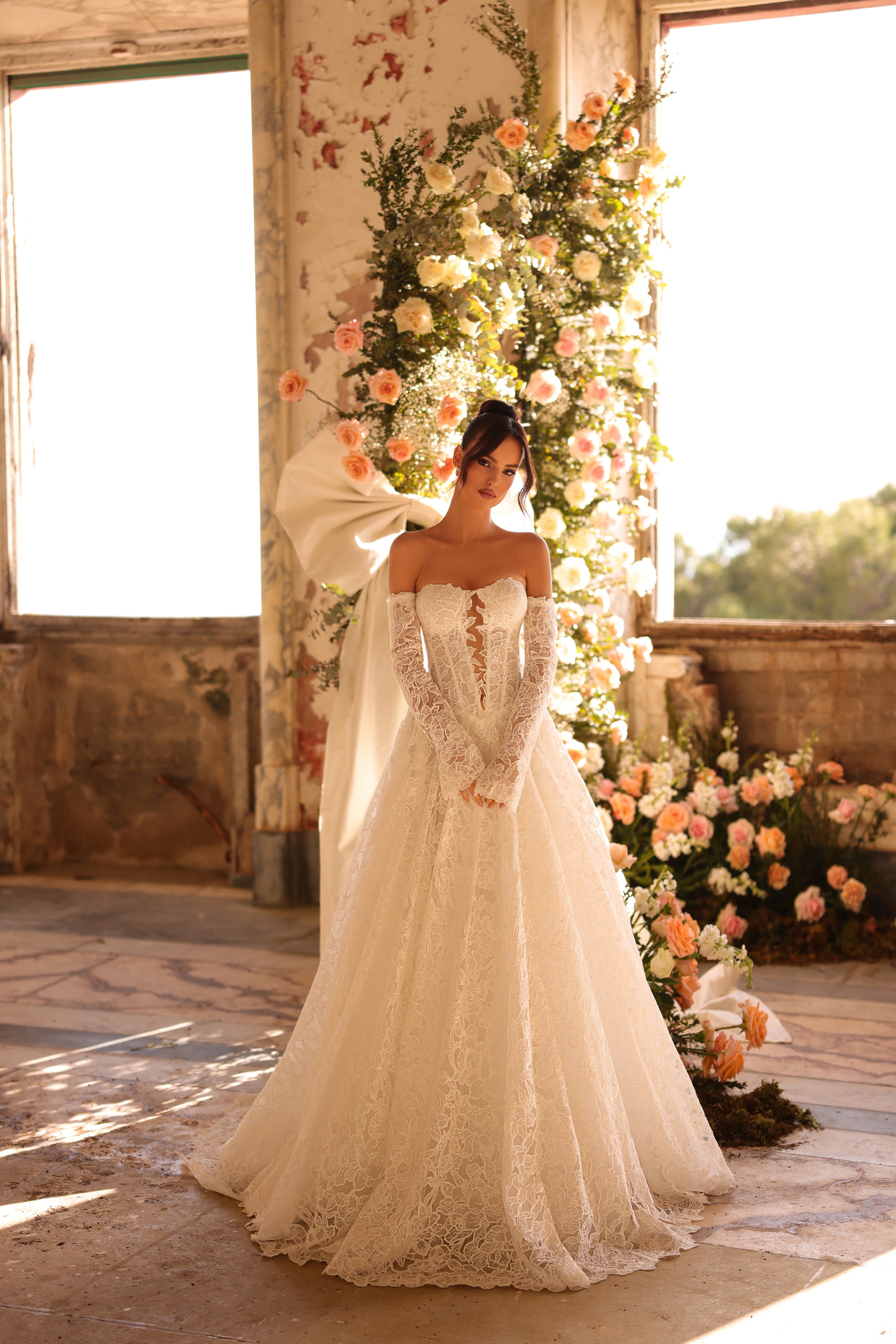 LACE　VICTORIA AND  MUSEUM MARIELLA | Victoria Soprano Group
