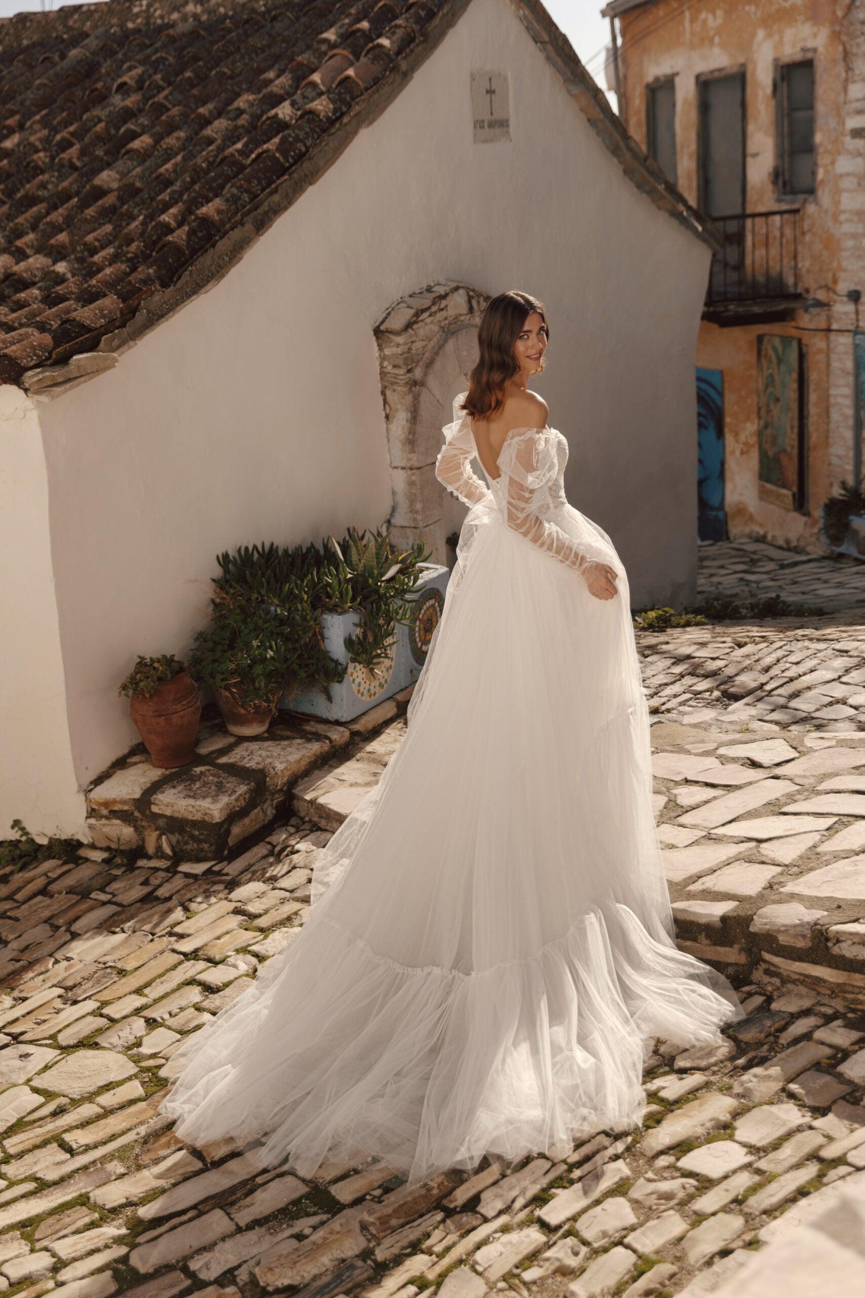 美品【VICTORIA tulle collar long tee 】未使用 TG1110L110: Cathedral Length Tulle Veil with Chantilly Lace Edge